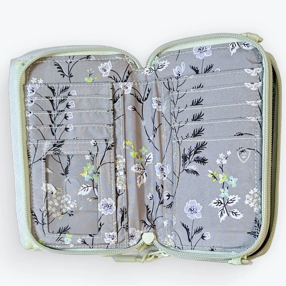 Compact Roomy Mint Green Phone Organize Vera Bradley ReActive RFID Wallet Clutch